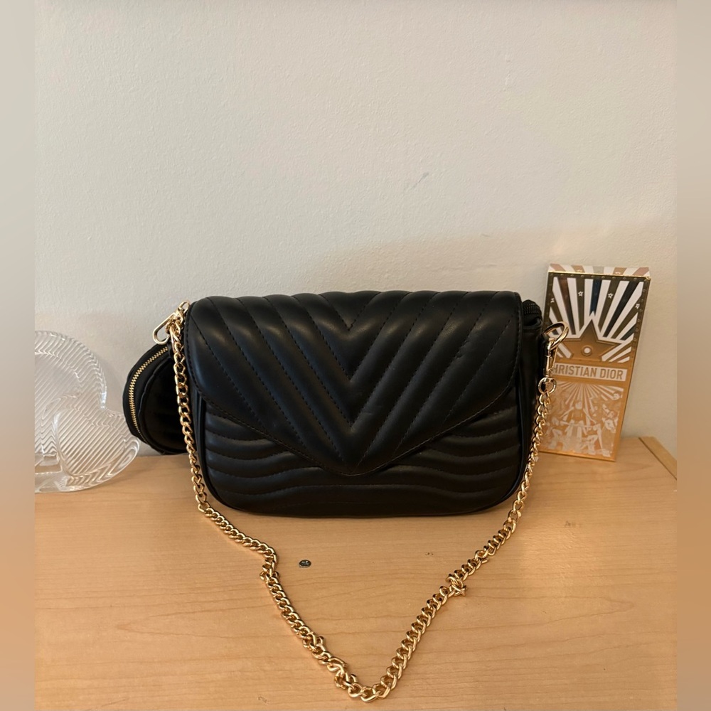 Black Quilted Vegan Leather New w/ Coin Purse Chain Shoulder Strap 13” Drop